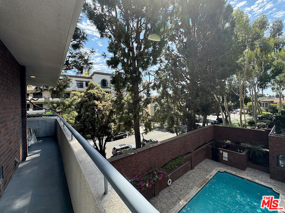 Beverly Hills, CA, 90211
