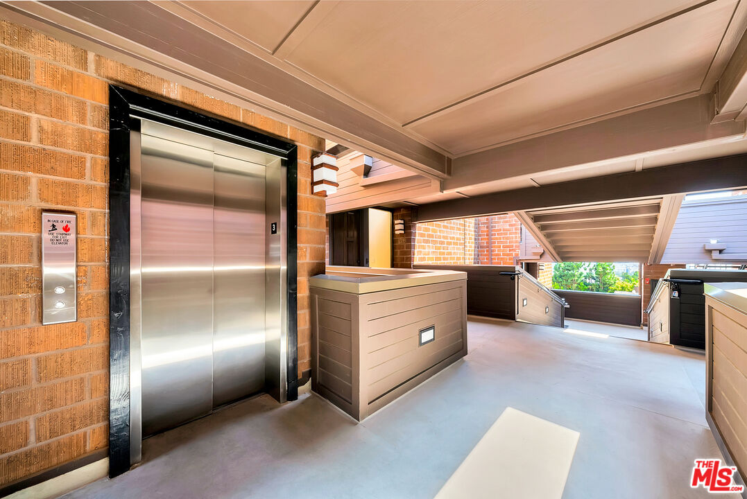 1033 Carol Dr Unit: 304