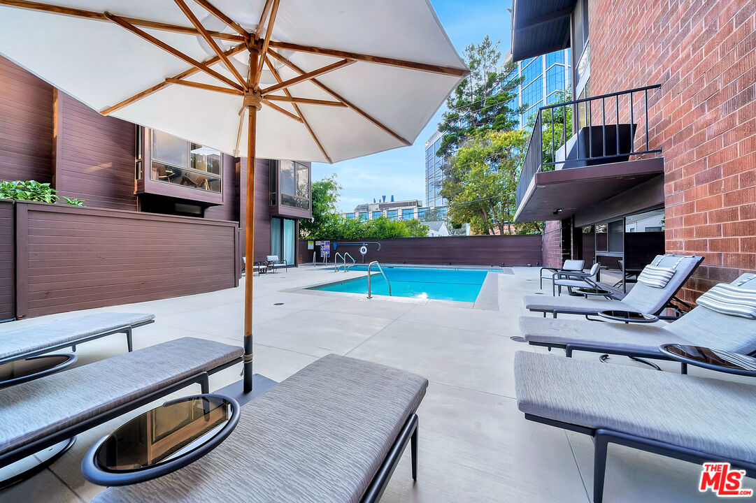 1033 Carol Dr Unit: 304