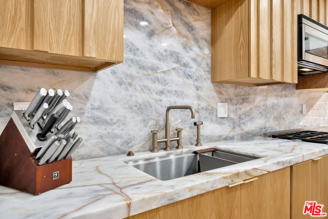 1033 Carol Dr Unit: 304
