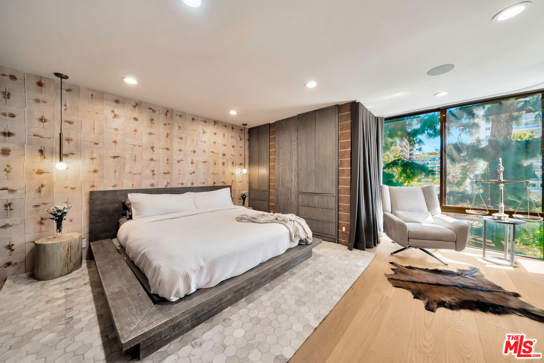1033 Carol Dr Unit: 304