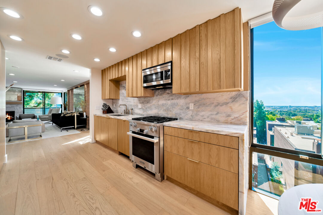 1033 Carol Dr Unit: 304