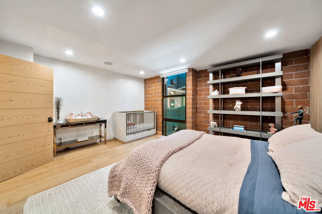 1033 Carol Dr Unit: 304