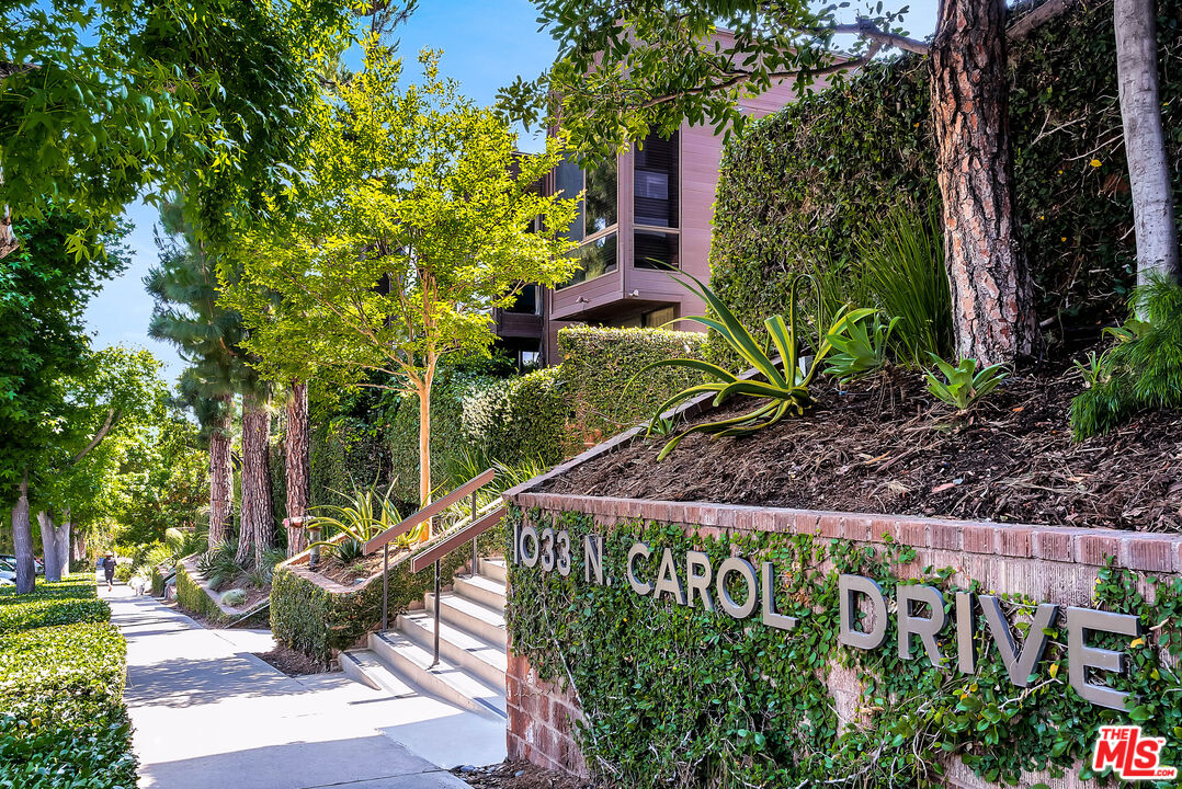 1033 Carol Dr Unit: 304