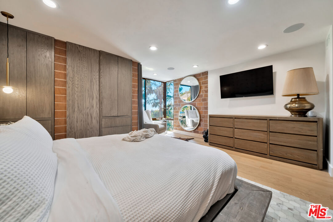 1033 Carol Dr Unit: 304