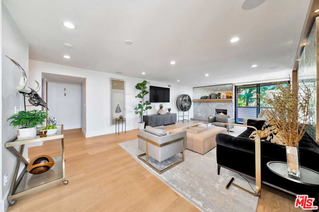 1033 Carol Dr Unit: 304