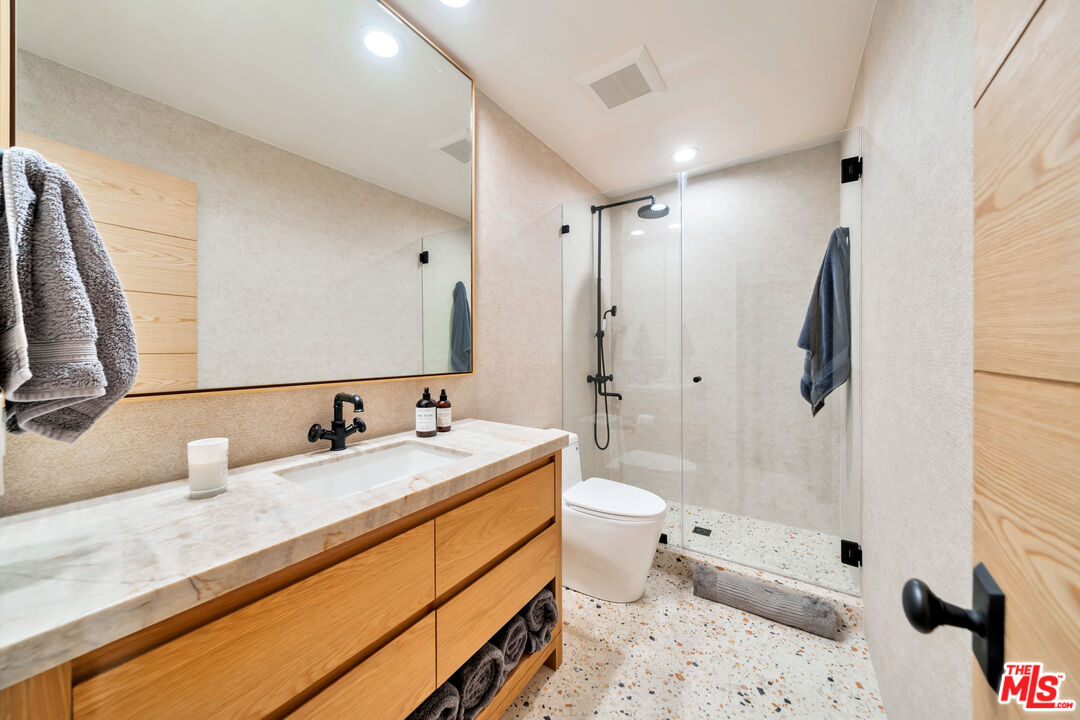 1033 Carol Dr Unit: 304