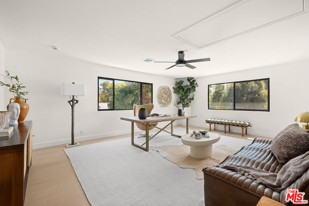 8356 Fallbrook Ave
