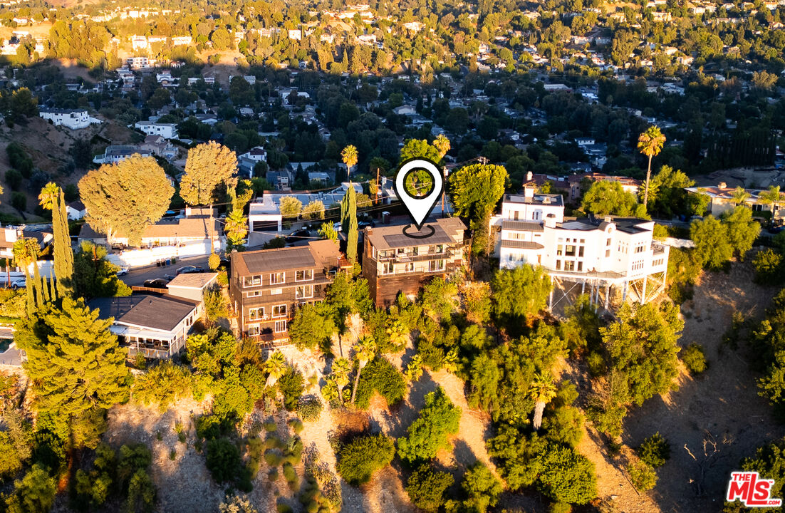 Woodland Hills, CA, 91364