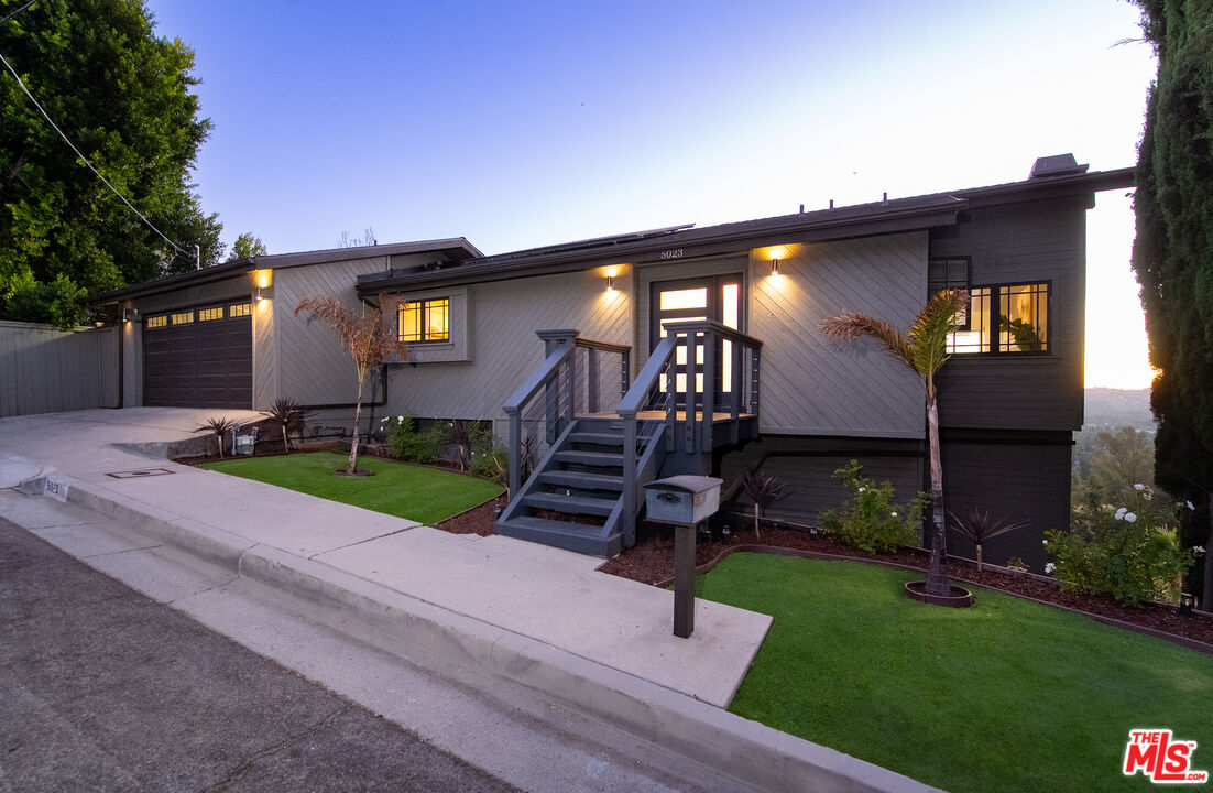 Woodland Hills, CA, 91364