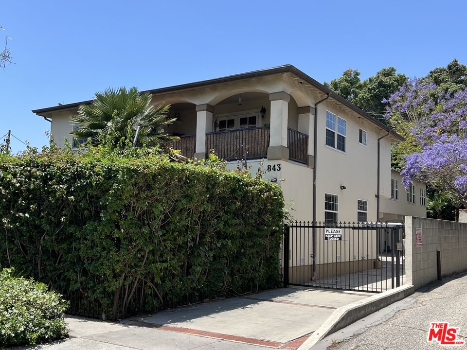 843 Westbourne Dr