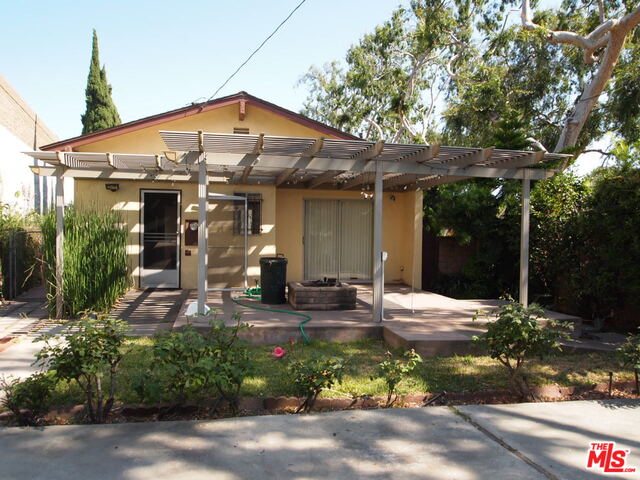 4022 Globe AVE