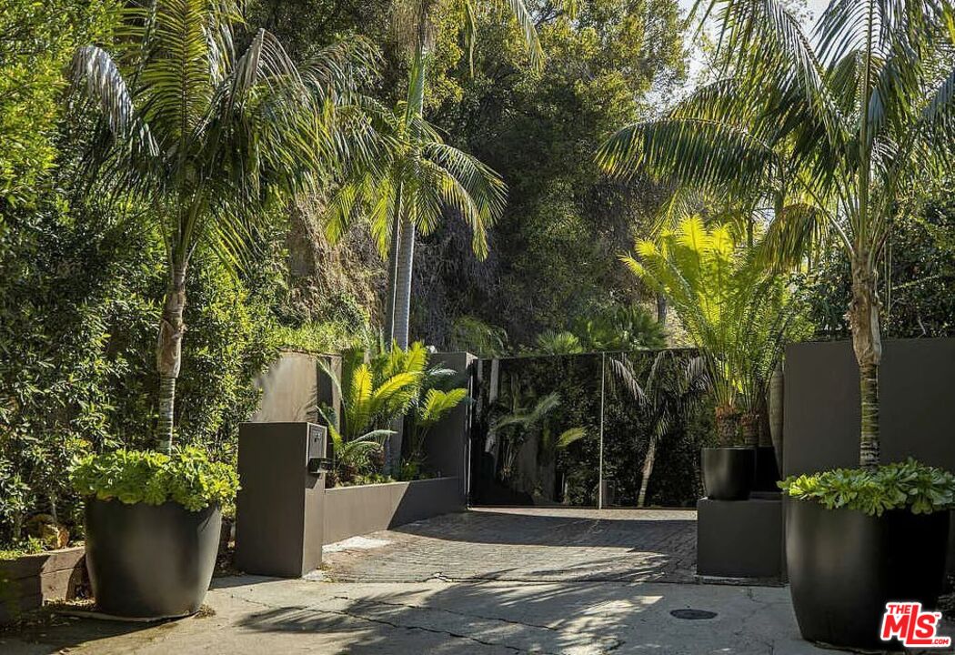 Los Angeles, CA, 90069