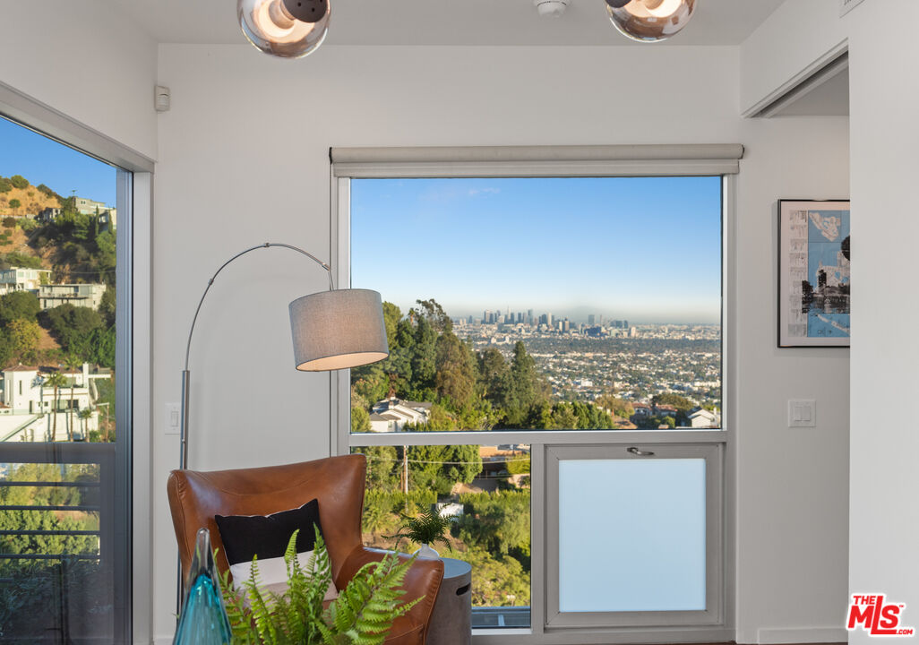 Los Angeles, CA, 90069