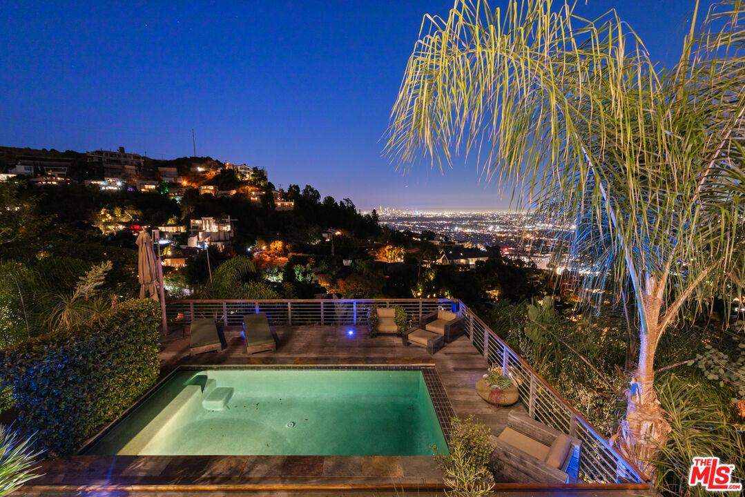 Los Angeles, CA, 90069