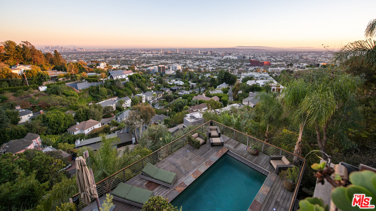 Los Angeles, CA, 90069