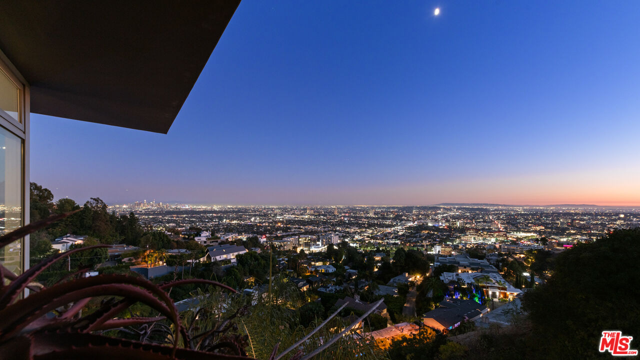 Los Angeles, CA, 90069