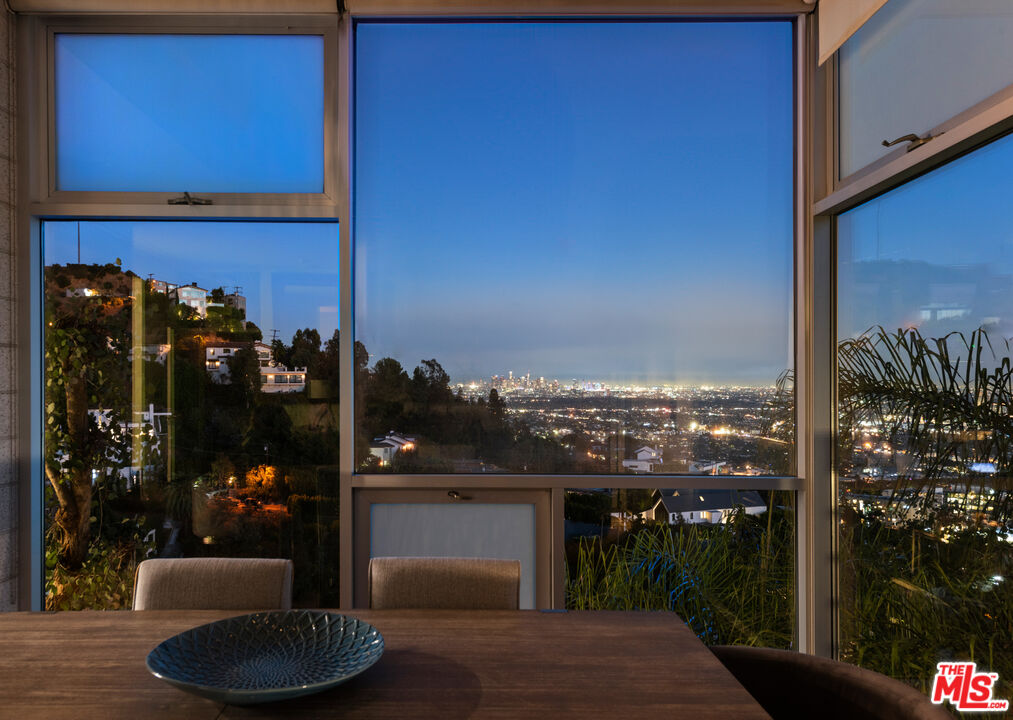 Los Angeles, CA, 90069