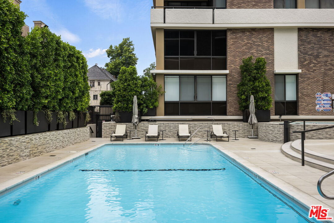 211 S Spalding Dr Unit: N105