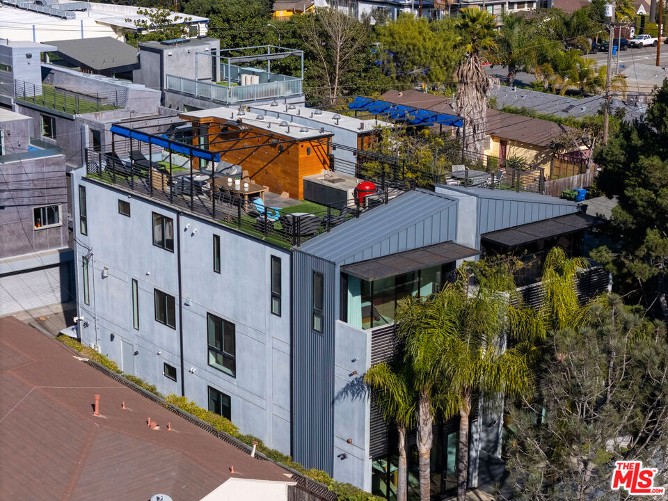303 Venice Way