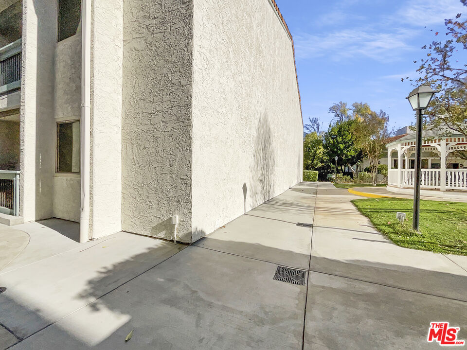 4712 Park Granada Unit: 183