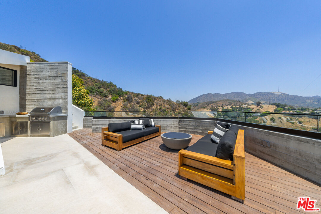 6825 Mulholland