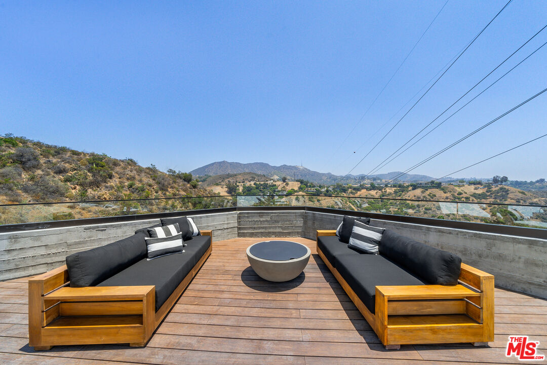 6825 Mulholland