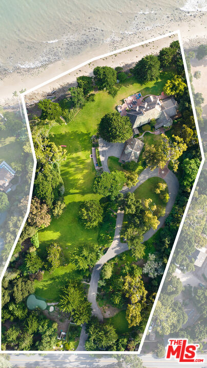 Unparalleled Oceanfront Oasis