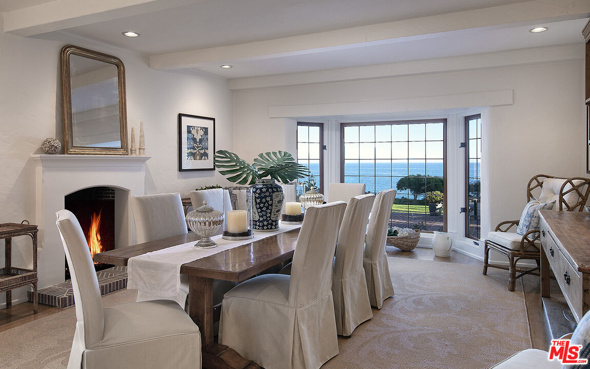 Unparalleled Oceanfront Oasis