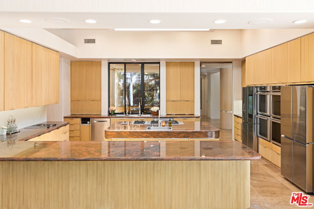 3 Mozart Ln