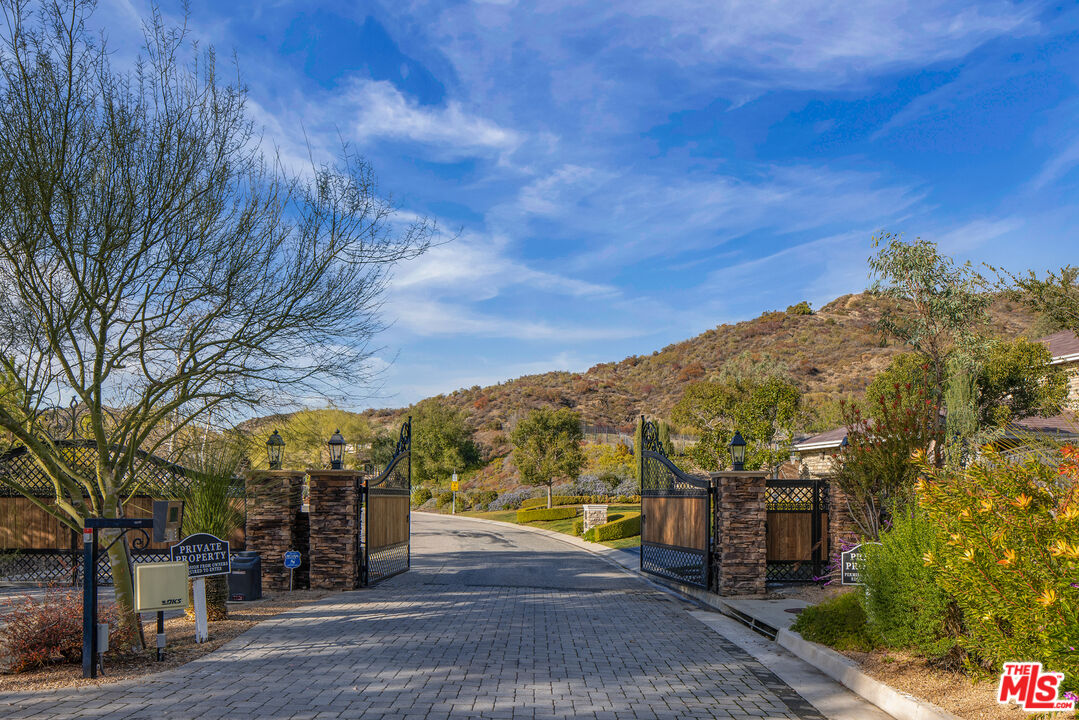 25029 Abercrombie Ln