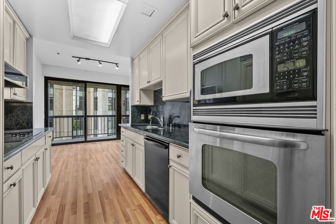10750 Wilshire Blvd Unit: 501