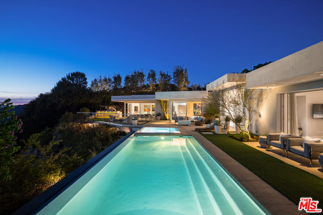 Stunning Ocean-View Trousdale Estate