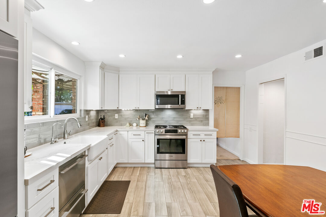 30602 Vista Sierra Dr