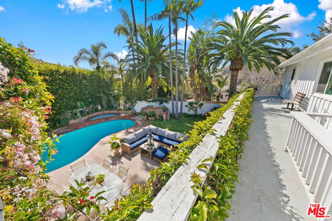 30602 Vista Sierra Dr