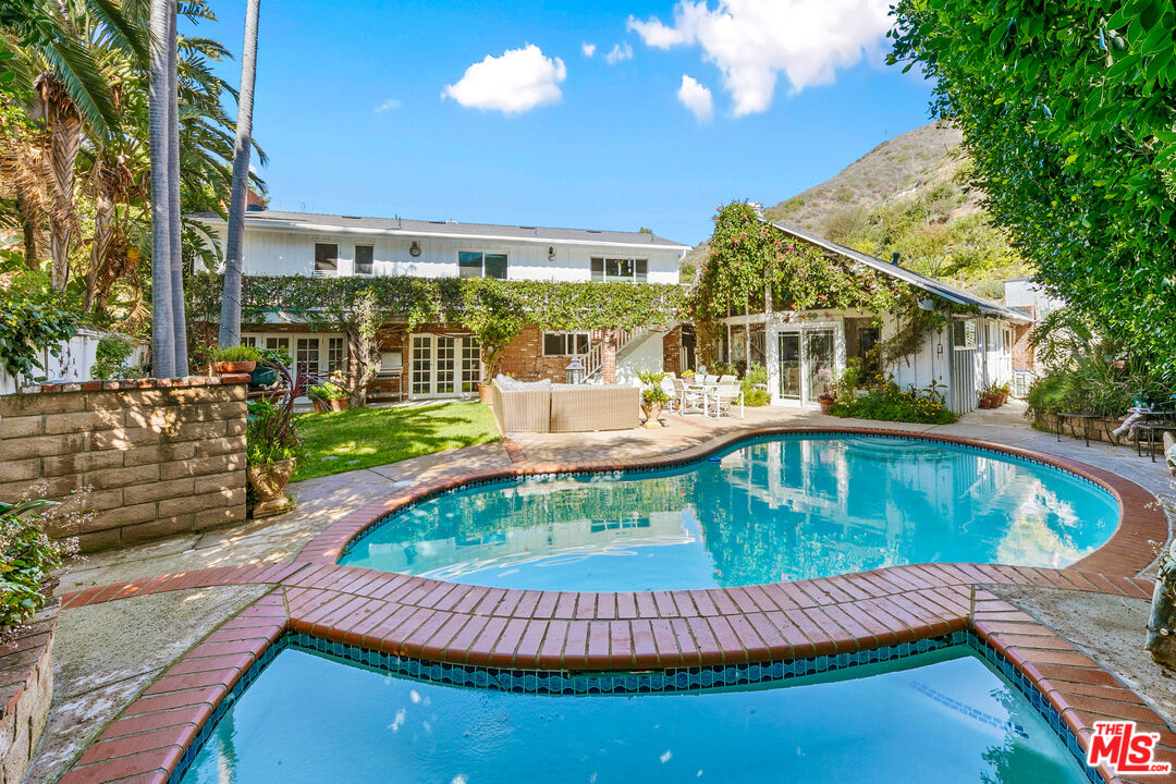 30602 Vista Sierra Dr