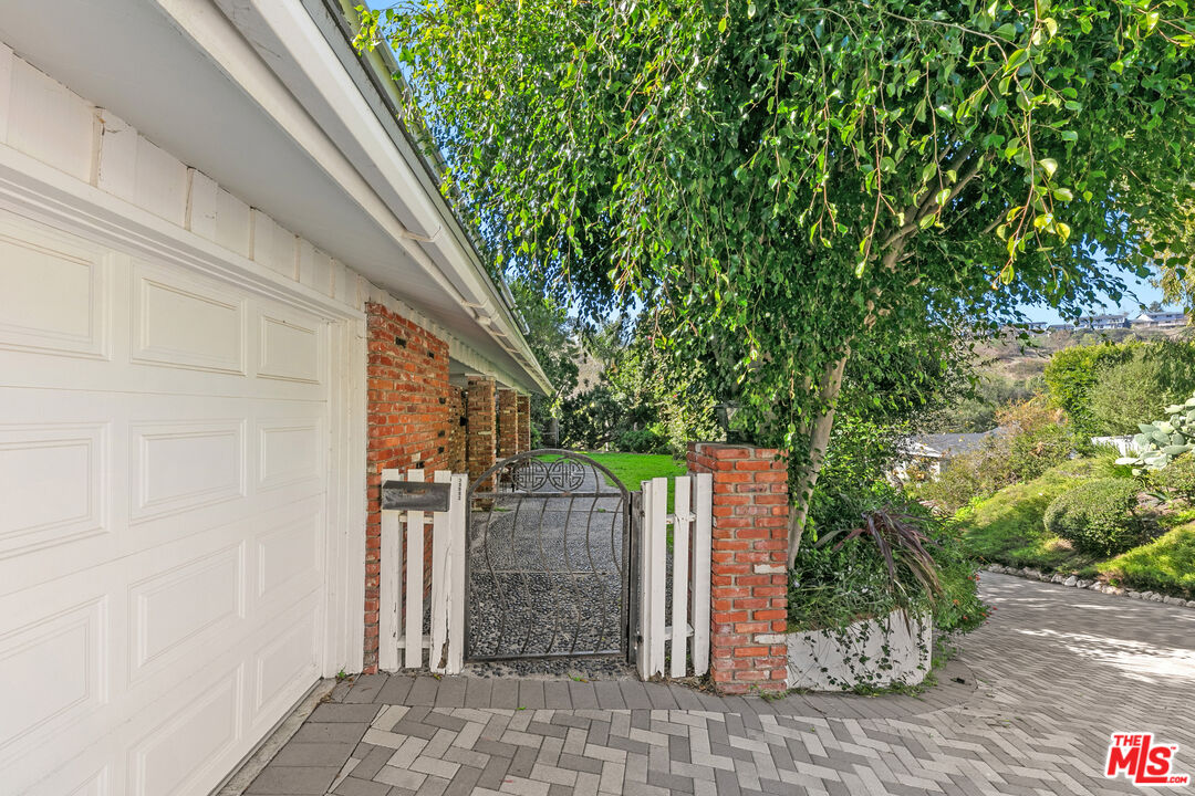 30602 Vista Sierra Dr