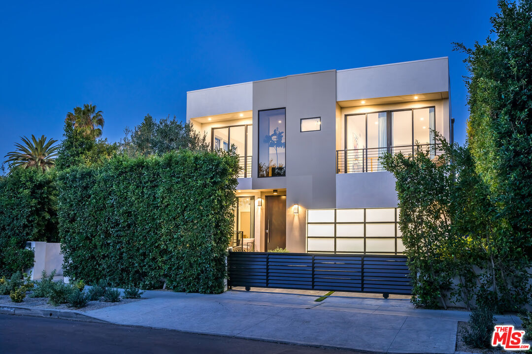 836 N Ogden Dr