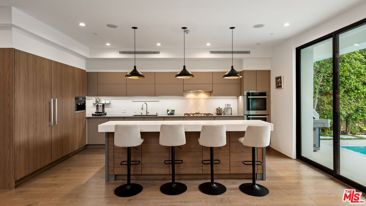 836 N Ogden Dr
