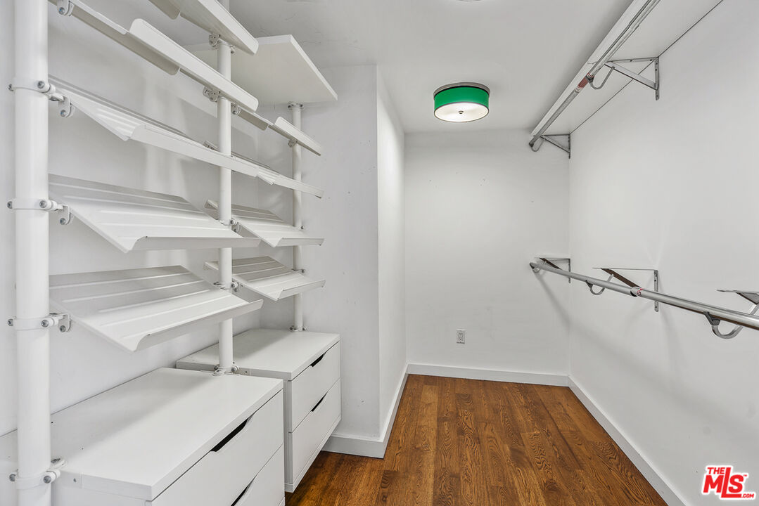 815 Hampton Dr Unit: 4