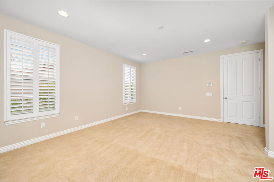 Calabasas, CA, 91302