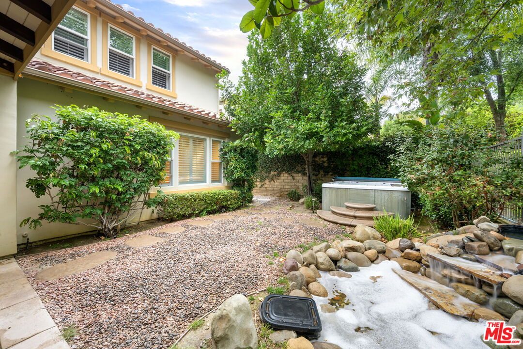 Calabasas, CA, 91302