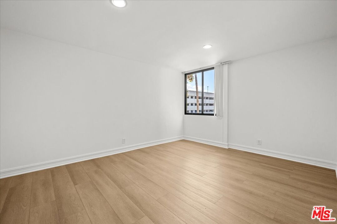 262 N Crescent Dr Unit: 3A