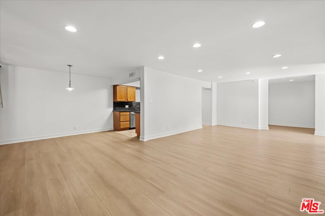 262 N Crescent Dr Unit: 3A