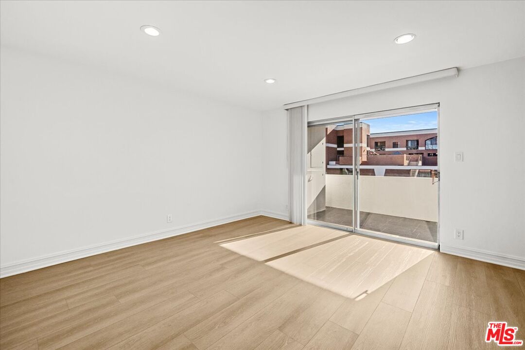 262 N Crescent Dr Unit: 3A