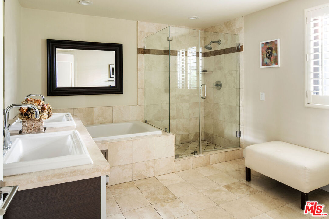 8788 Shoreham Drive Unit: 10