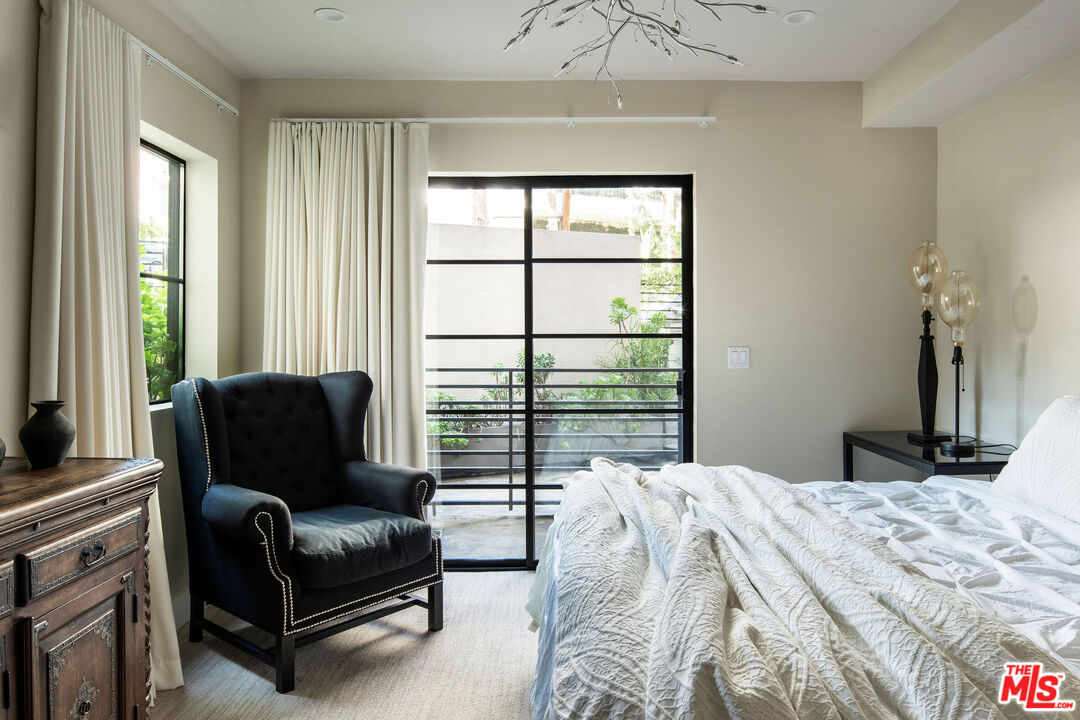 8788 Shoreham Drive Unit: 10