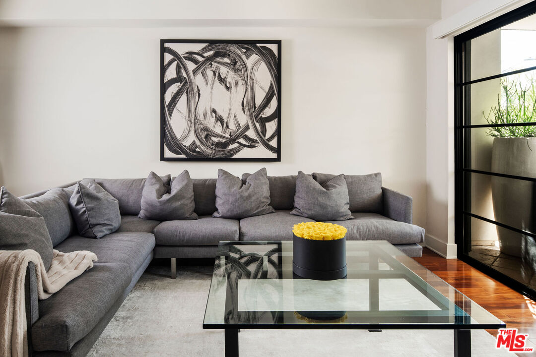 8788 Shoreham Drive Unit: 10
