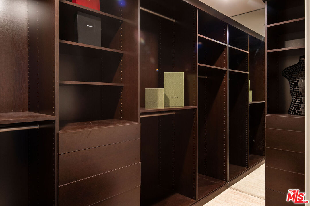 8788 Shoreham Drive Unit: 10