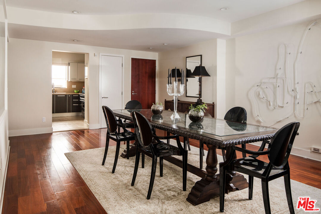 8788 Shoreham Drive Unit: 10